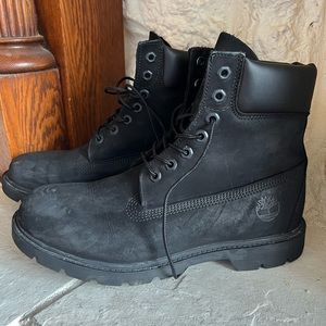 Timberland Men’s Size 8 (women’s size 9-9.5)